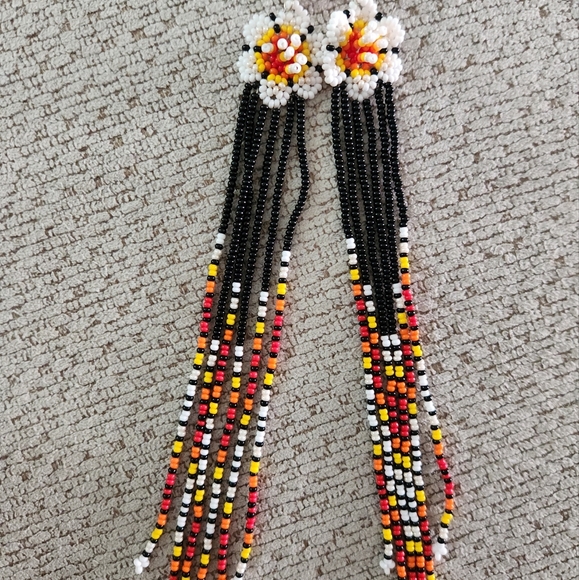 MEXICANA Jewelry - Flower beaded earrings